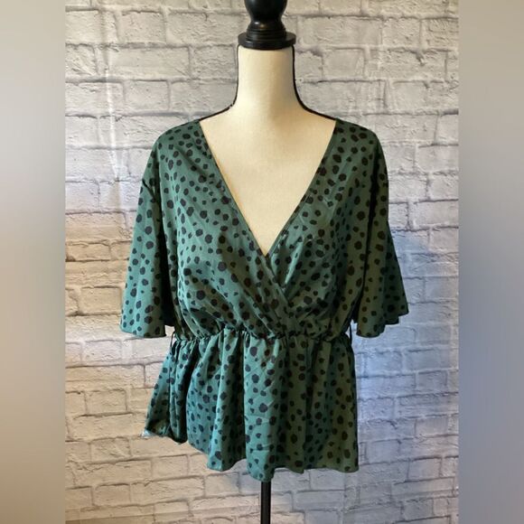 Shein - Women’s Green & Black Print Wrap Top - NWOT - Picture 1 of 6